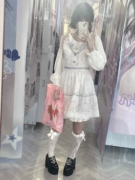 「アイテム（スマホケース/カバー）」を使った、こまつゆこさん（レディース・161cm）の秋コーディネート