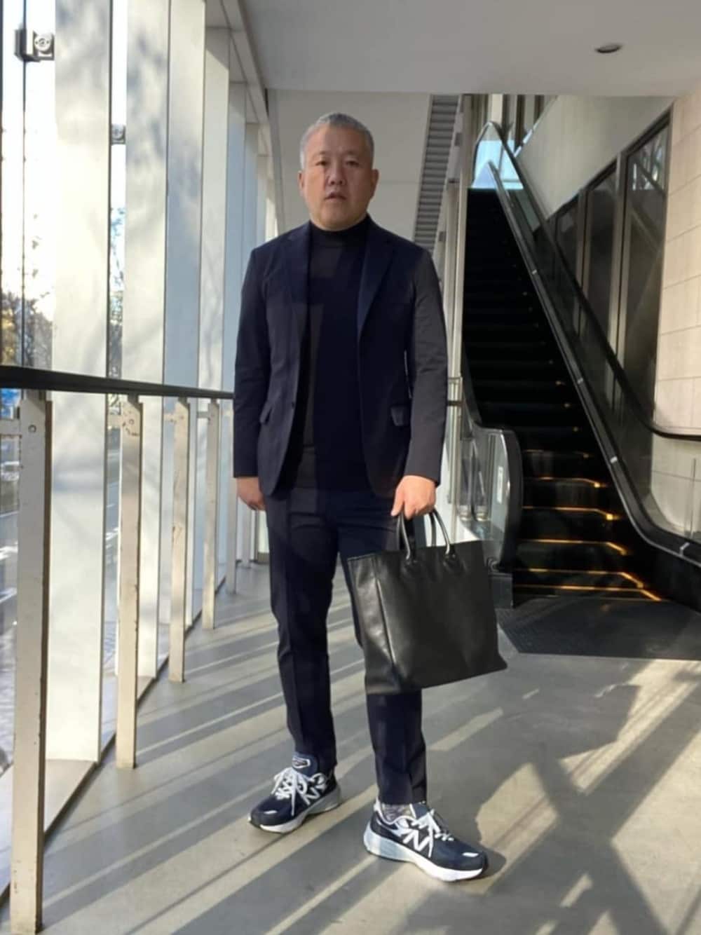 ネイビー Vネック ボタン付きスーツ Mサイズ(ニューバランス) ネイビー Vネック ボタン付きスーツ Mサイズ(ニューバランス