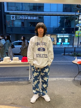 「weezerのアイテム（Tシャツ/カットソー、ホワイト系）」を使った、goodwalkinuedaさん（メンズ・170cm）の冬コーディネート