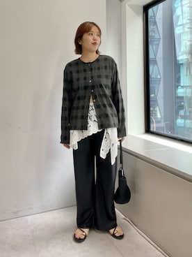 「Omekashi（オメカシ）のサテンバイアスイージーパンツ（その他パンツ、ブラック系）」を使った、yukaさん（レディース・159cm）の夏コーディネート
