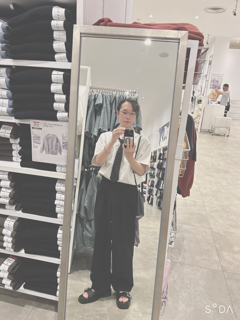 「アツいコーデ全部見せ、モノトーンコーデ、ネクタイコーデ、ブレスレット」｜「glabellaのスクエアトゥ 厚底 スクエアメタルバックル 2連ベルト ストラップサンダル（サンダル、ブラック系）」を使った、sasassiさん（メンズ・165cm）の夏コーディネートの1枚目の写真