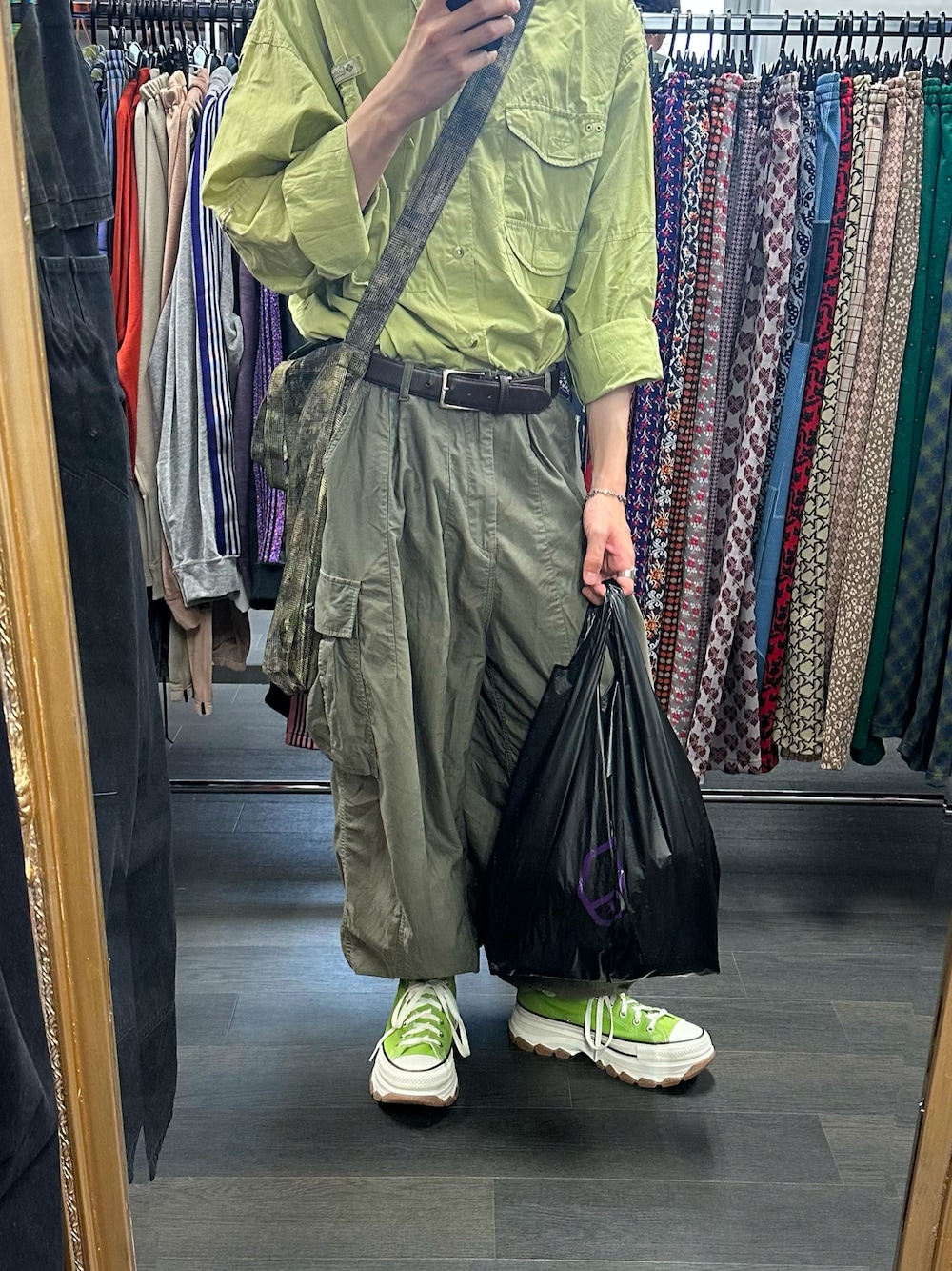 「ニードルス」｜「Columbiaのアイテム（その他トップス、グリーン系）」を使った、pon24suchmoさん（メンズ・174cm）の夏コーディネートの1枚目の写真