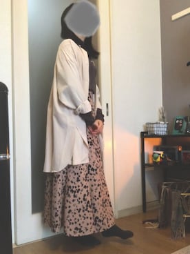 「YECCA VECCA（イェッカヴェッカ）のアイテム（シャツ/ブラウス、ベージュ系）」を使った、yuさん（レディース・155cm）の冬コーディネート