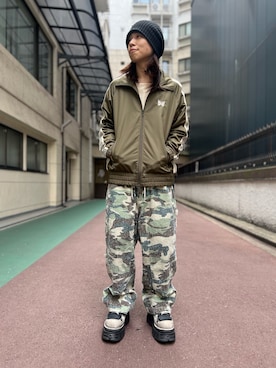 「WHITELAND（ホワイトランド）のアイテム（パンツ）」を使った、syunさん（メンズ・170cm）の春コーディネート