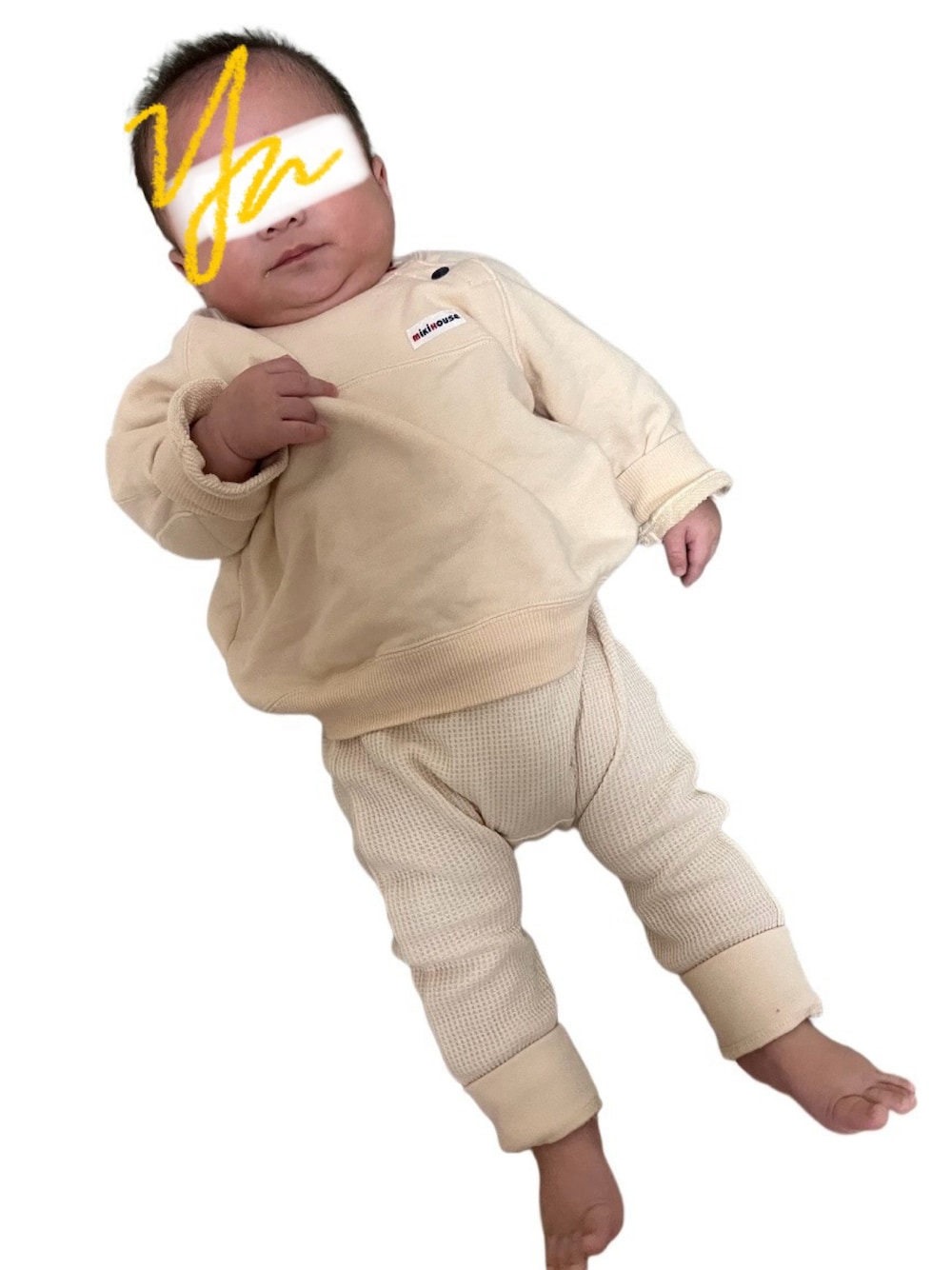 「男の子、ホワイト、スウェット、赤ちゃん、５ヶ月、ベビーコーデ、おとこのこ、ミキハウス、西松屋、プチプラ、かわいい、ベビー、ラフコーデ、ジャージ、赤ちゃんコーデ」｜「西松屋のアイテム（スウェットパンツ、ホワイト系）」を使った、yu-さん（キッズ・60cm）の秋コーディネートの1枚目の写真