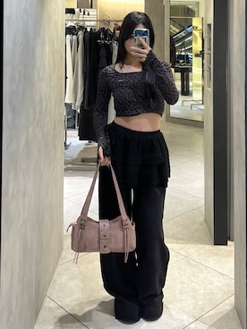 「EMODA（エモダ）のアイテム（ハンドバッグ）」を使った、関口優香さん（レディース・155cm）の秋コーディネート