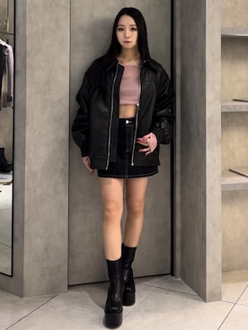 「EMODA（エモダ）のフェイクレザーオーバーブルゾン（ブルゾン、ブラック系）」を使った、関口優香さん（レディース・155cm）の冬コーディネート