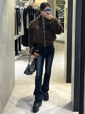 「EMODA（エモダ）のアイテム（デニムパンツ）」を使った、関口優香さん（レディース・155cm）の秋コーディネート