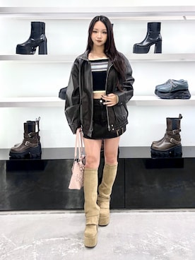 「EMODA（エモダ）のFAUXレザーハイネックブルゾン（ブルゾン、ブラウン系）」を使った、ユカさん（レディース・155cm）の秋コーディネート