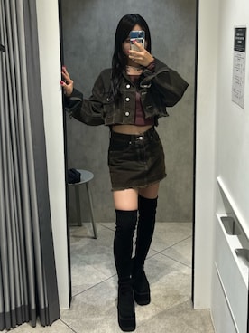 「アイテム（デニムジャケット）」を使った、関口優香さん（レディース・155cm）の秋コーディネート
