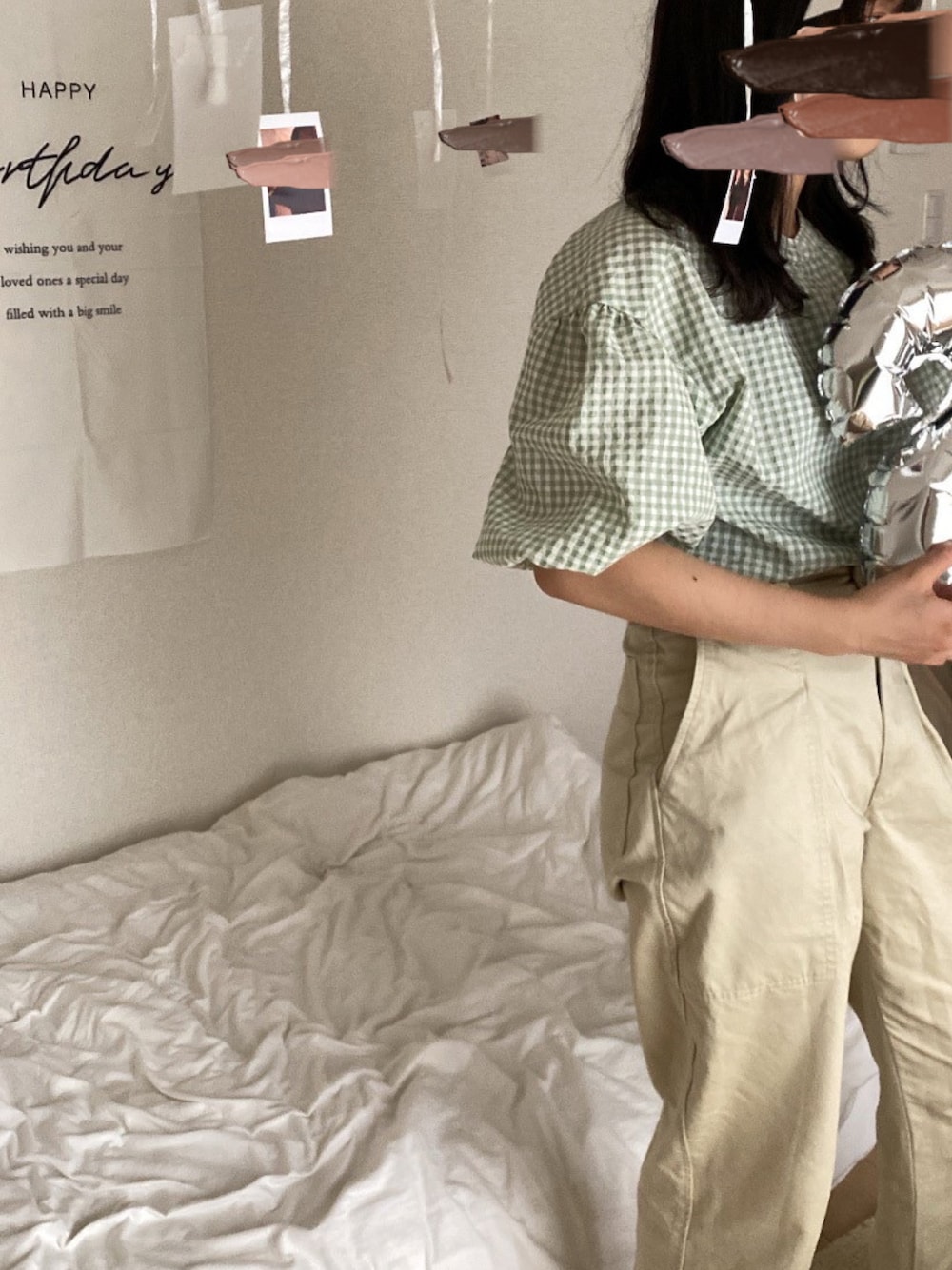 「誕生日、おうち時間、ベイカーパンツ、UNIQLO、しまむら、チェック、淡色コーデ」｜「しまむらのアイテム（シャツ/ブラウス、グリーン系）」を使った、ぽぽぽうしさん（レディース・161cm）の秋コーディネートの1枚目の写真