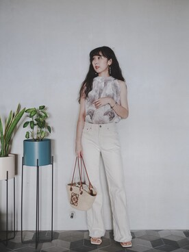 「LOEWE（ロエベ）のアイテム（バッグ、ベージュ系）」を使った、yululu. leさん（レディース・159cm）の冬コーディネート