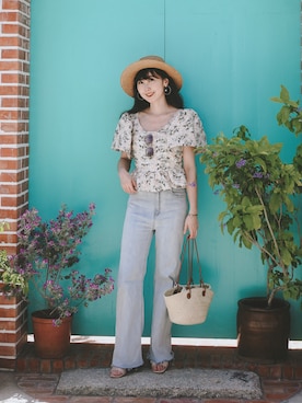 「LOEWE（ロエベ）のアイテム（バッグ、ベージュ系）」を使った、yululu. leさん（レディース・159cm）の冬コーディネート