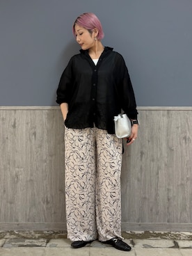 「Right-on（ライトオン）のHONEYSUCKLE ROSE(ハニーサックルローズ)シアービッグシャツ（シャツ/ブラウス、ブラック系）」を使った、ナチさん（レディース・163cm）の夏コーディネート