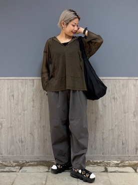 「HONEYSUCKLE ROSE（ハニーサックルローズ）のメッシュフードプルオーバー（Tシャツ/カットソー、ブラウン系）」を使った、ナチさん（レディース・163cm）の秋コーディネート