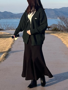 「moment+（モーメントプラス）のカラージョーゼットマーメイドフレアスカート（スカート、ブラック系）」を使った、arさん（レディース・160cm）の冬コーディネート