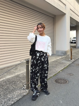 「URBAN RESEARCH（アーバンリサーチ）のペーパーヤーンボートネックニット（ニット/セーター、ホワイト系）」を使った、菜乃さん（レディース・155cm）の春コーディネート