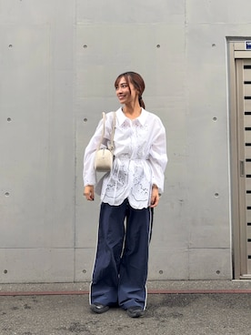 「URBAN RESEARCH（アーバンリサーチ）のカットワーク刺繍シャツ（シャツ/ブラウス、ホワイト系）」を使った、菜乃さん（レディース・155cm）の春コーディネート