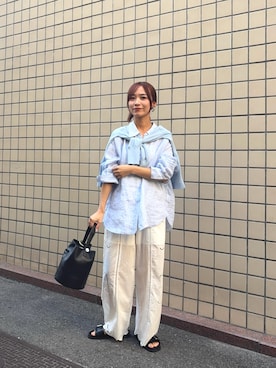 「URBAN RESEARCH（アーバンリサーチ）のリネン2WAYシャツ（シャツ/ブラウス、ブルー系）」を使った、菜乃さん（レディース・155cm）の春コーディネート
