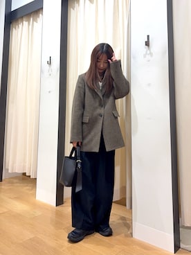 「URBAN RESEARCH（アーバンリサーチ）のアイテム（ニット/セーター）」を使った、菜乃さん（レディース・155cm）の秋コーディネート