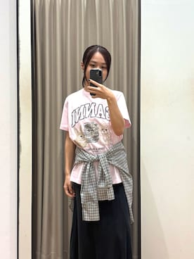 「URBAN RESEARCH（アーバンリサーチ）のGANNI　EXCLUSIVE RELAXED T-SHIRTS（Tシャツ/カットソー、ピンク系）」を使った、菜乃さん（レディース・155cm）の夏コーディネート
