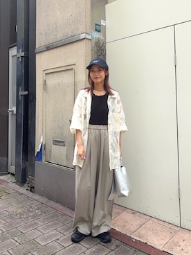「URBAN RESEARCH（アーバンリサーチ）のESTHE　OVERSIZED SHEER LACE SHIRTS（シャツ/ブラウス、ホワイト系）」を使った、菜乃さん（レディース・155cm）の春コーディネート