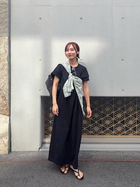 「LAATO（ラート）のfast dry fes one piece（ワンピース、ブラック系）」を使った、菜乃さん（レディース・155cm）の春コーディネート