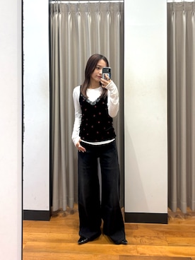 「URBAN RESEARCH（アーバンリサーチ）のLEVI’S　EXCLUSIVE 728 HR WIDELEG（デニムパンツ、ブラック系）」を使った、菜乃さん（レディース・155cm）の秋コーディネート