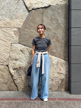 「URBAN RESEARCH（アーバンリサーチ）の『3サイズ展開』綿麻デニムイージーパンツ（デニムパンツ、ブルー系）」を使った、菜乃さん（レディース・155cm）の春コーディネート