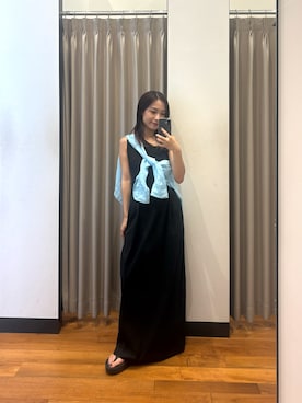 「URBAN RESEARCH（アーバンリサーチ）のTeya　NO MATTER DRESS（ワンピース、ブラック系）」を使った、菜乃さん（レディース・155cm）の夏コーディネート