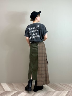 「アイテム（ブレスレット）」を使った、YAMASHITAさん（レディース・156cm）の夏コーディネート