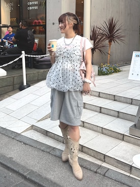 「w closet（ダブルクローゼット）のハーフカーゴパンツ（その他パンツ、グレー系）」を使った、erina yamshitaさん（レディース・160cm）の春コーディネート
