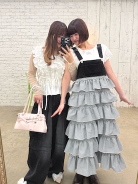 「w closet（ダブルクローゼット）のフリフリノースリブラウス（シャツ/ブラウス、ホワイト系）」を使った、erina yamshitaさん（レディース・160cm）の春コーディネート