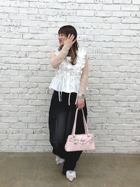 「w closet（ダブルクローゼット）のフリフリノースリブラウス（シャツ/ブラウス、ホワイト系）」を使った、erina yamshitaさん（レディース・160cm）の春コーディネート
