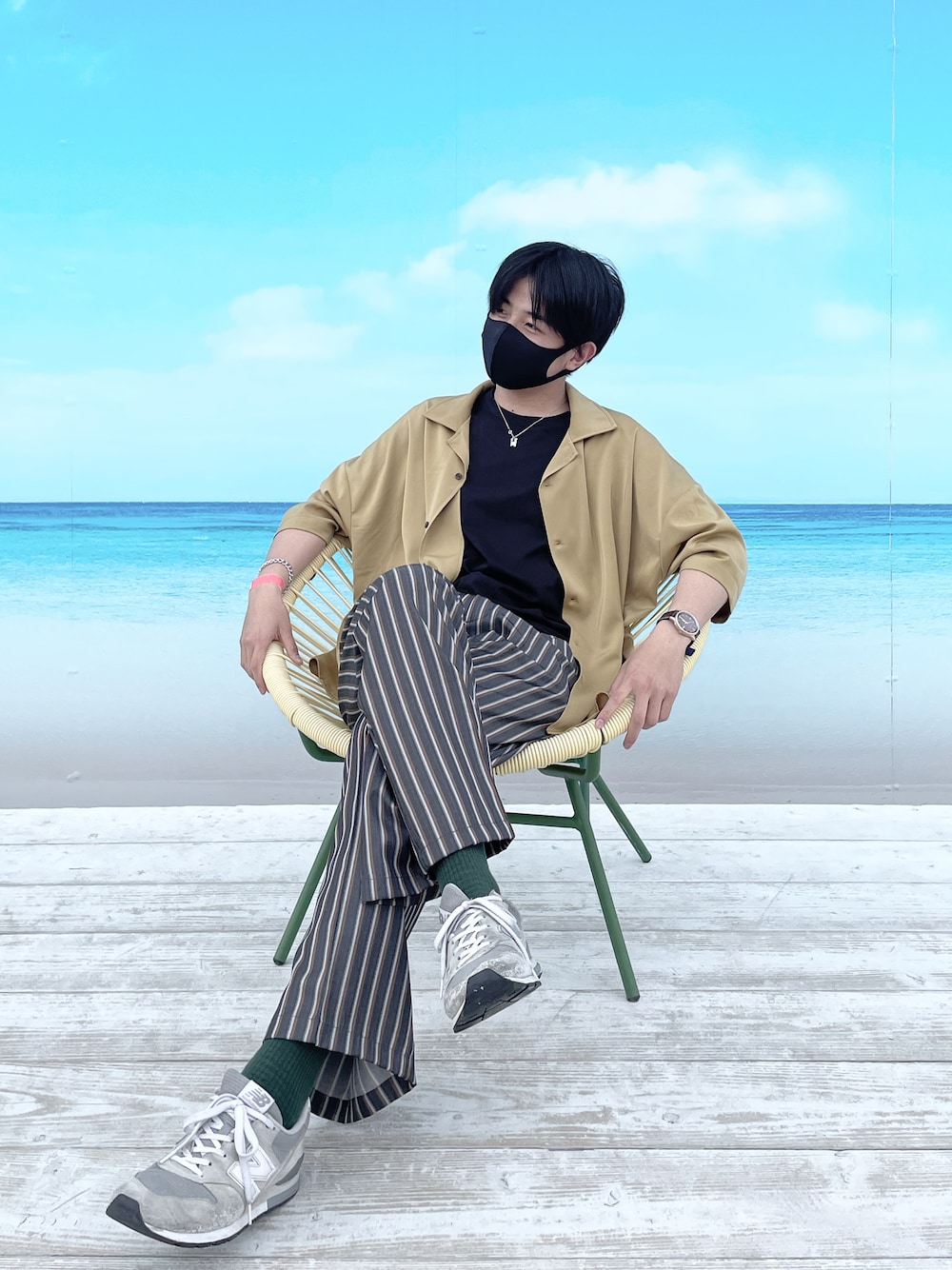 「休日コーデ、初夏コーデ、BBQ、おしゃれさんと繋がりたい、CASPER JOHN、UNIQLO、New Balance」｜「UNIQLOのエアリズムコットンクルーネックT（半袖）（その他アンダーウェア/インナー、ブラック系）」を使った、ryuuuさん（メンズ・174cm）の春コーディネートの1枚目の写真