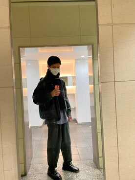 「アイテム（ライダースジャケット、グリーン系）」を使った、Rさん（メンズ・185cm）の冬コーディネート