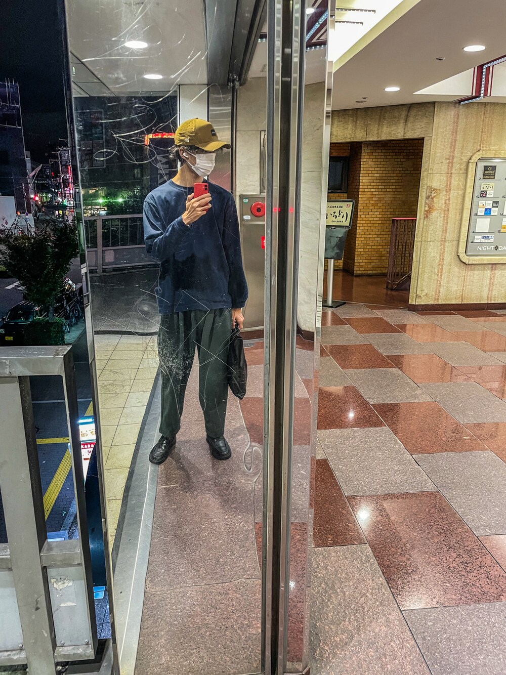 「秋コーデ、シンプルスタイル、ラフ、おしゃれさんと繋がりたい、フォローミー、プチプラ、大人カジュアル、ootd、休日スタイル」｜「NEW ERAのアイテム（キャップ、ベージュ系）」を使った、Rさん（メンズ・185cm）の秋コーディネートの1枚目の写真