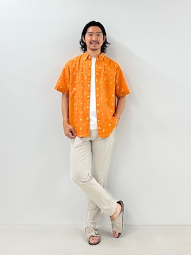 「NOLLEY’S（ノーリーズ）の総柄プリント ボタンダウン半袖シャツ リラックスシルエット 26SS（シャツ/ブラウス、オレンジ系）」を使った、NISHINOさん（メンズ・178cm）の夏コーディネート