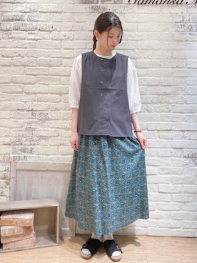 「Samansa Mos2（サマンサ モスモス）のレトロ壁紙風柄スカート（スカート）」を使った、ユウキさん（レディース・169cm）の春コーディネート