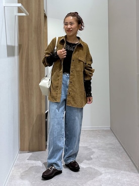 「アイテム（イヤリング）」を使った、MiCAさん（レディース・154cm）の秋コーディネート