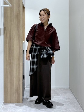 「GLOBAL WORK（グローバルワーク）のシリンダーバッグ/1049528（クラッチバッグ、ブラック系）」を使った、MiCAさん（レディース・154cm）の秋コーディネート