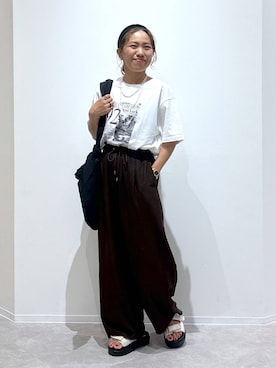「アイテム（その他パンツ、ブラウン系）」を使った、MiCAさん（レディース・154cm）の夏コーディネート