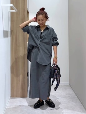 「アイテム（イヤリング）」を使った、MiCAさん（レディース・154cm）の秋コーディネート