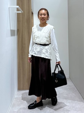 「アイテム（イヤリング）」を使った、MiCAさん（レディース・154cm）の秋コーディネート