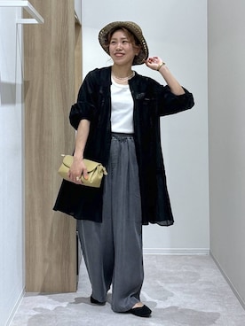 「GLOBAL WORK（グローバルワーク）のスペ軽お財布ショルダー2/580785（ショルダーバッグ、イエロー系）」を使った、MiCAさん（レディース・154cm）の春コーディネート