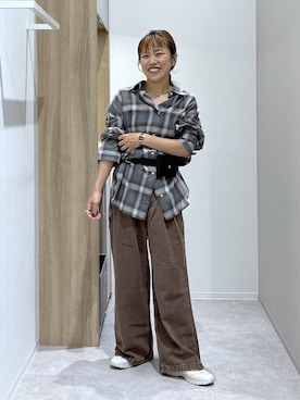 「LOWRYS FARM（ローリーズファーム）のポーチツキ２ＷＡＹベルト 656106（ベルト、ブラック系）」を使った、MiCAさん（レディース・154cm）の夏コーディネート