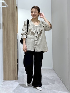 「GLOBAL WORK（グローバルワーク）のらくっション撥水フィットパンプス/135895（パンプス、シルバー系）」を使った、MiCAさん（レディース・154cm）の春コーディネート