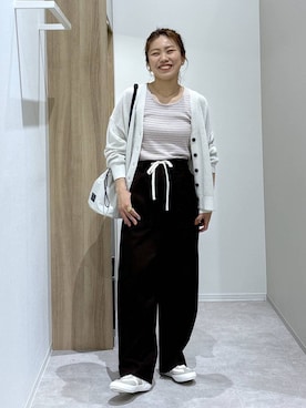 「GLOBAL WORK（グローバルワーク）のエアかるクラシックスニーカー/135751（スニーカー、ホワイト系）」を使った、MiCAさん（レディース・154cm）の春コーディネート