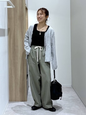 「GLOBAL WORK（グローバルワーク）の撥水軽量2WAYバッグ/137590（ショルダーバッグ、ブラック系）」を使った、MiCAさん（レディース・154cm）の春コーディネート