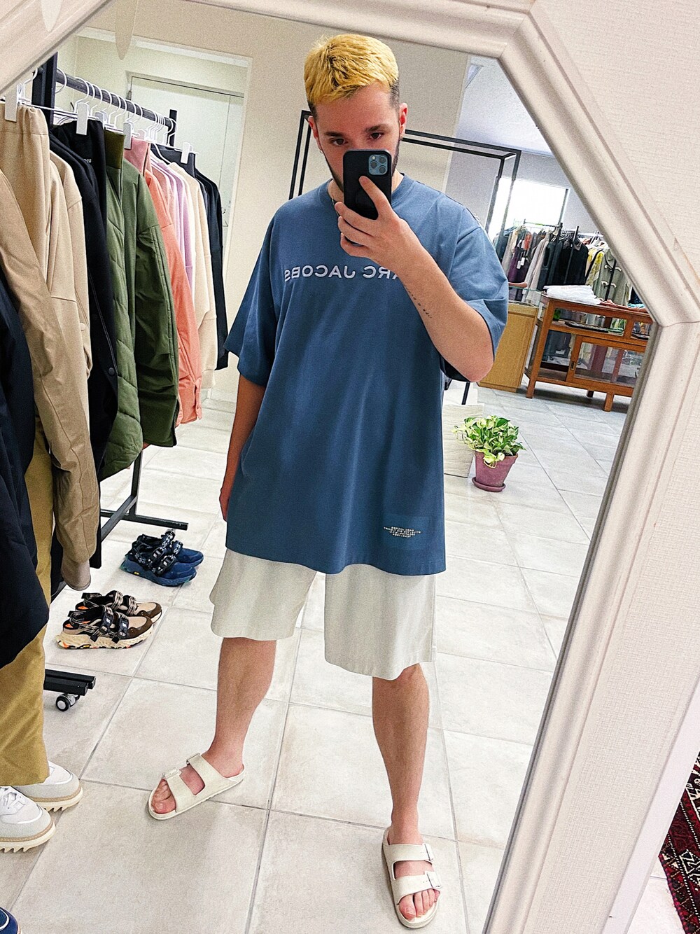 「summer、marcjacobs」｜「BIRKENSTOCKのBIRKENSTOCK/ビルケンシュトック EVA アリゾナ ARIZONA (UNISEX size)（サンダル、ホワイト系）」を使った、maxim1/2さん（メンズ・170cm）の夏コーディネートの1枚目の写真